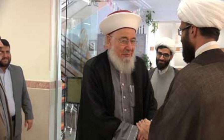 رئیس مجلس علمای مسلمین لبنان در جمع دانش آموزان قم حضوریافت رئیس مجلس علمای مسلمین لبنان در جمع دانش آموزان قم حضوریافت